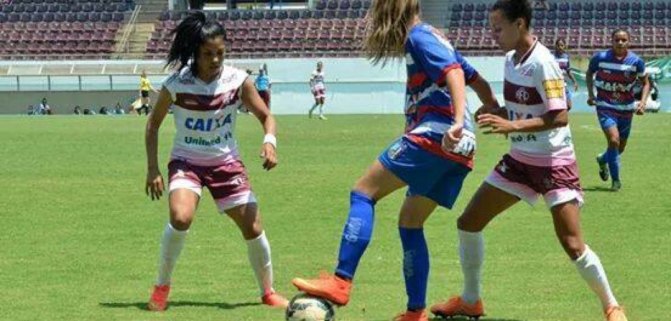 Vitória e Ferroviária-SP duelam pela semifinais da Copa do Brasil de Futebol Feminino.