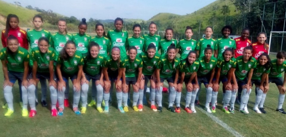 Fernanda Palermo, do Vitória-PE, inicia como titular em jogo-treino da Seleção.