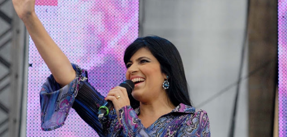Fernanda Brum e banda fazem Show em Vitória neste sábado