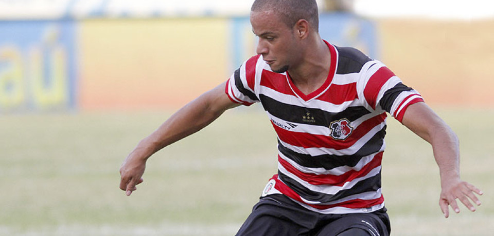 Santa Cruz perde Bruninho, mas ganha voltas de Emerson Santos e Tiago Costa para pegar o Paraná