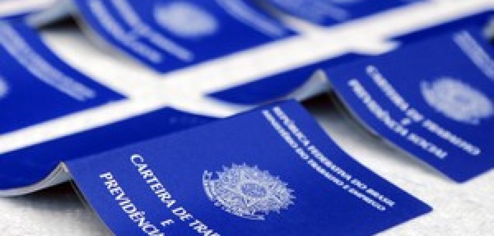 Desemprego ficou em 7,9% no primeiro trimestre de 2015, diz IBGE