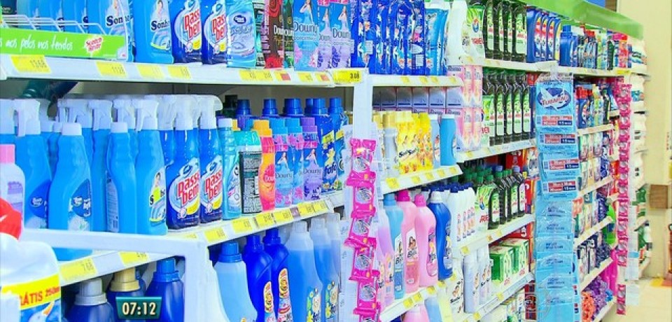 Preços de produtos de limpeza elevam custos nos supermercados
