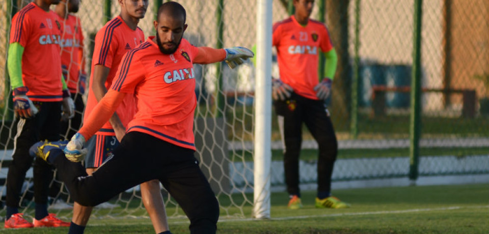 Danilo Fernandes se diz tranquilo a quinze dias da volta de Magrão: “Vê-lo voltando é legal”