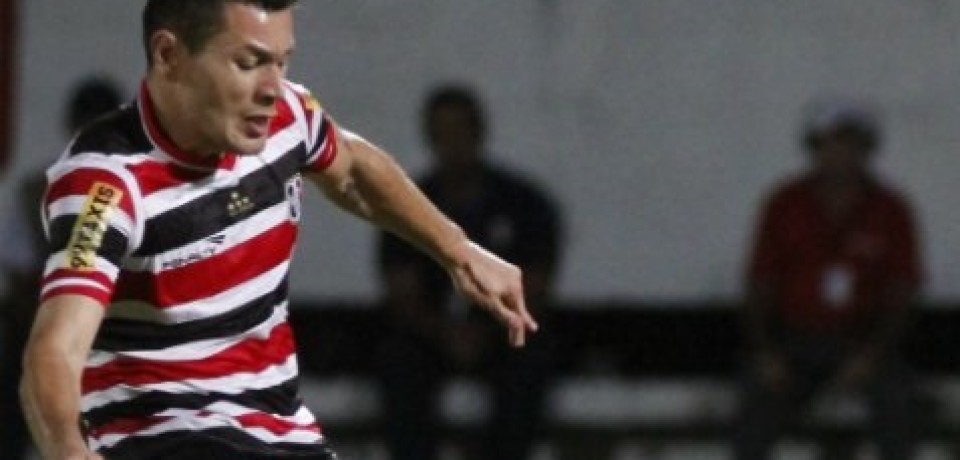 Santa Cruz bate Bragantino fora de casa e deixa zona de rebaixamento