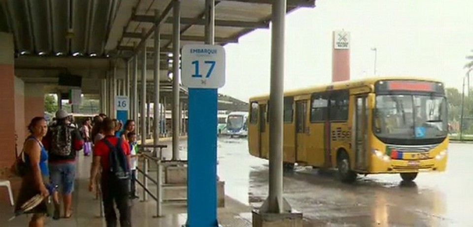 Circulação de ônibus volta ao normal com fim da greve no Grande Recife