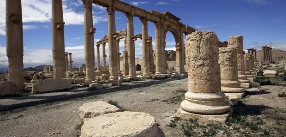 Destruição de sítios arqueológicos pelo EI é crime de guerra, diz Unesco