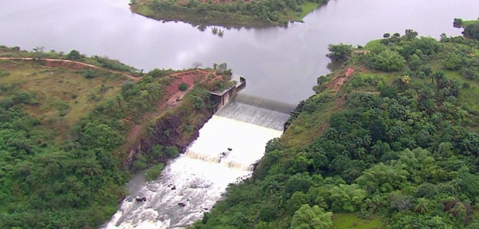 Chuva faz dobrar o nível da barragem de Botafogo, em Igarassu, PE