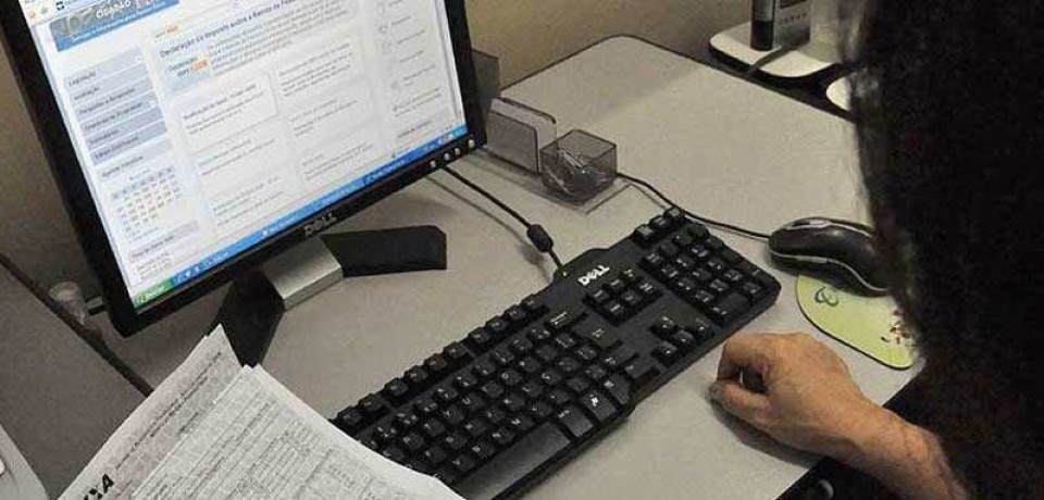 Receita deposita terceiro lote de restituição do IRPF 2015 nesta segunda
