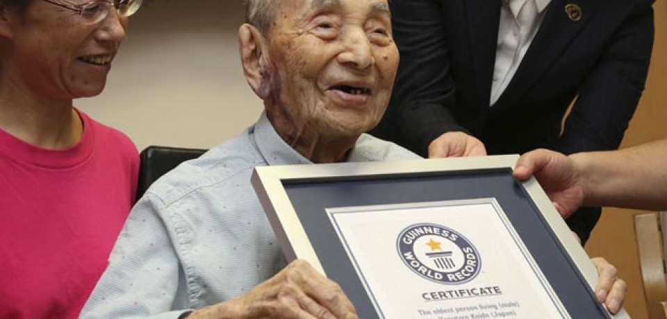 Aos 112 anos, japonês se torna homem mais velho do mundo