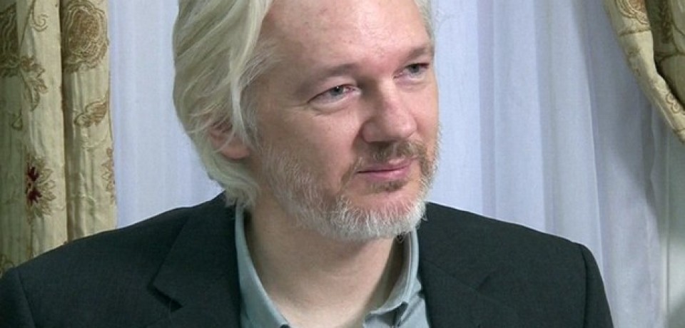 Assange diz estar decepcionado por não poder se defender de acusações