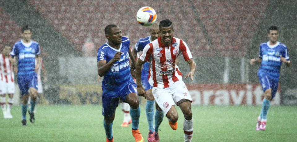 Com golaço, Bahia arranca empate com o Náutico e se mantém no G-4