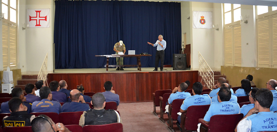 AGTRAN realiza treinamento para os agentes de trânsito com instrutores da PRF, PM e Detran