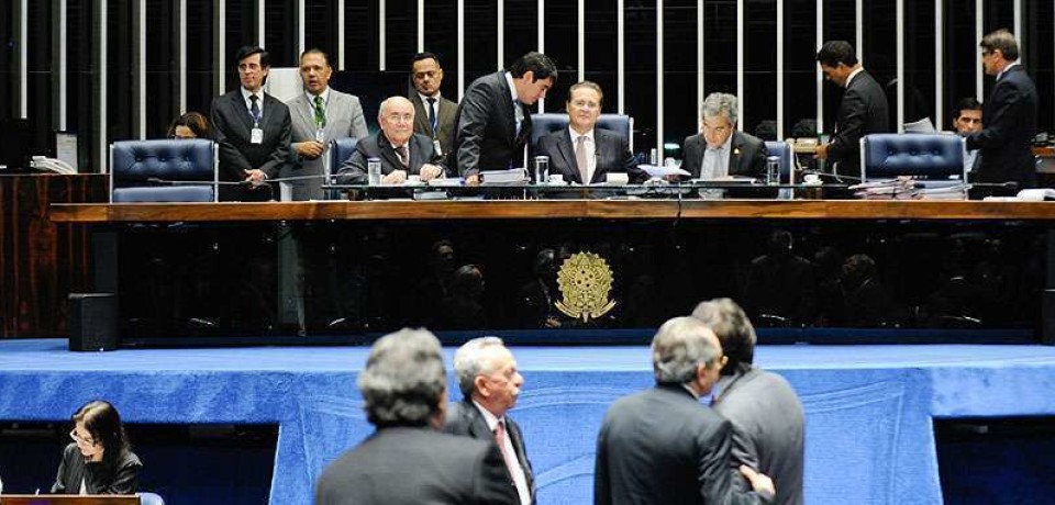 Senado muda regras para eleição proporcional e proíbe doação de empresas