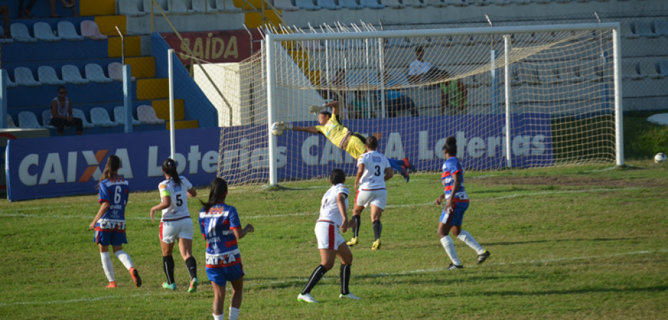 Vitória goleia Caucaia no Carneirão