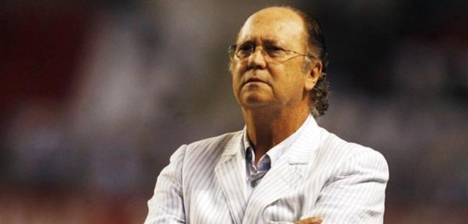 Paulo Roberto Falcão é anunciado como novo técnico do Sport