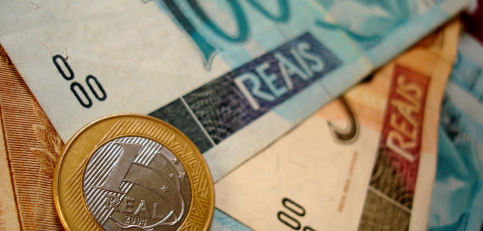 A agência de classificação de risco Standard & Poor’s (S&P) rebaixou o rating do Brasil e manteve a perspectiva negativa da nota