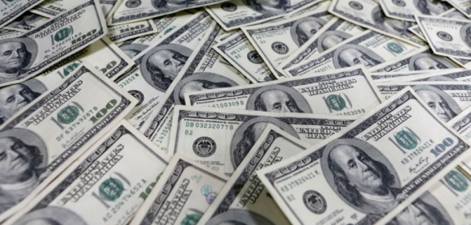 Dólar opera em alta, após abrir em queda e abaixo de R$ 3,80