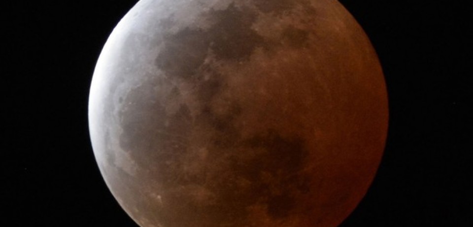 Vitorienses acompanham Eclipse Lunar em linda noite na Zona da Mata Pernambucana
