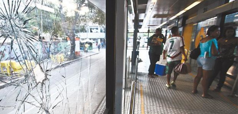 Vandalismo atinge 83% das estações do sistema BRT