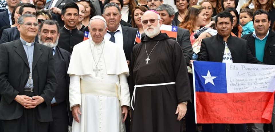 Papa envia saudação especial aos mineiros soterrados no Chile