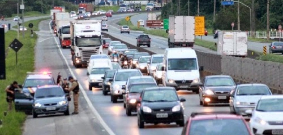 DER monta esquema especial e desliga lombadas eletrônicas nas rodovias estaduais