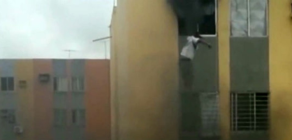 Homem sobrevive ao se jogar do 3º andar para escapar de incêndio em PE