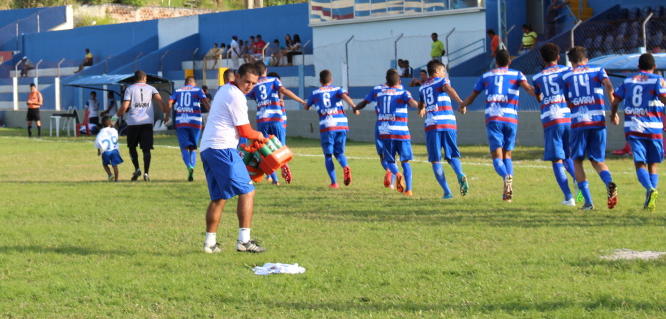 Vitória enfrenta Ipojuca no estádio Ferreira Lima em Timbaúba