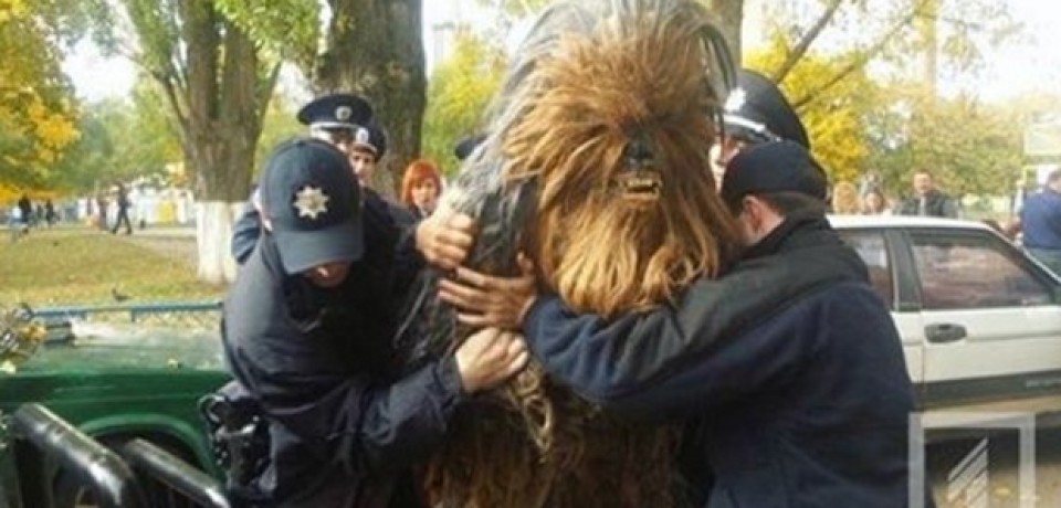 ‘Chewbacca’ é preso por dirigir sem documentos na Ucrânia