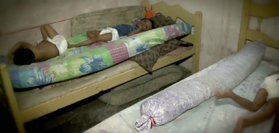 Mãe com três filhos deficientes precisa de ajuda em Vitória de Santo Antão