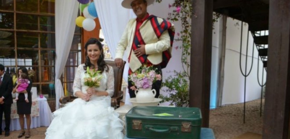 Como alemã se casou com um dos mineiros do Chile após contactá-lo pelo Facebook