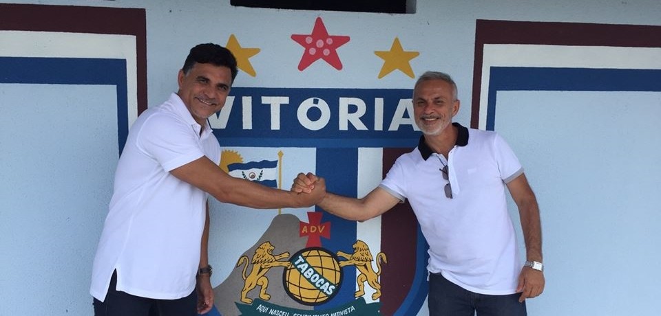Tetracampeão mundial, Ricardo Rocha visita o centro de treinamento do Vitória