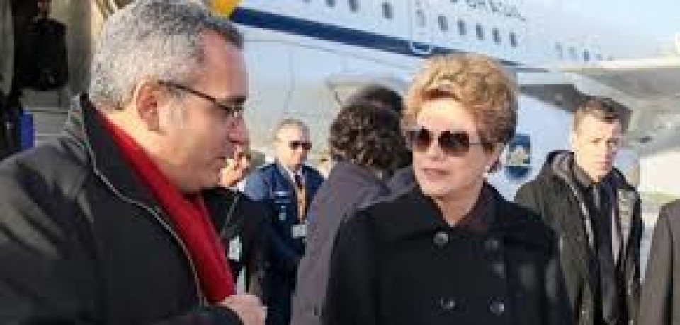 Dilma chega à Conferência do Clima da ONU, em Paris
