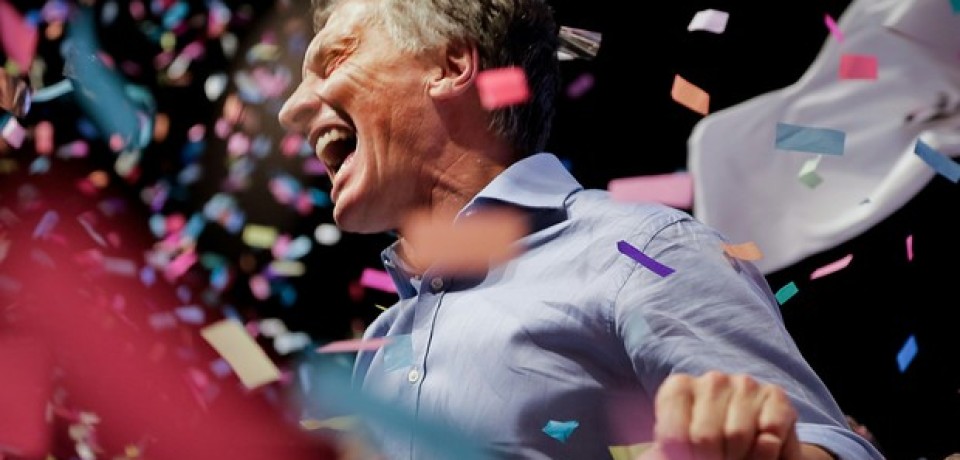 ‘Vamos governar para todos’, diz novo presidente da Argentina