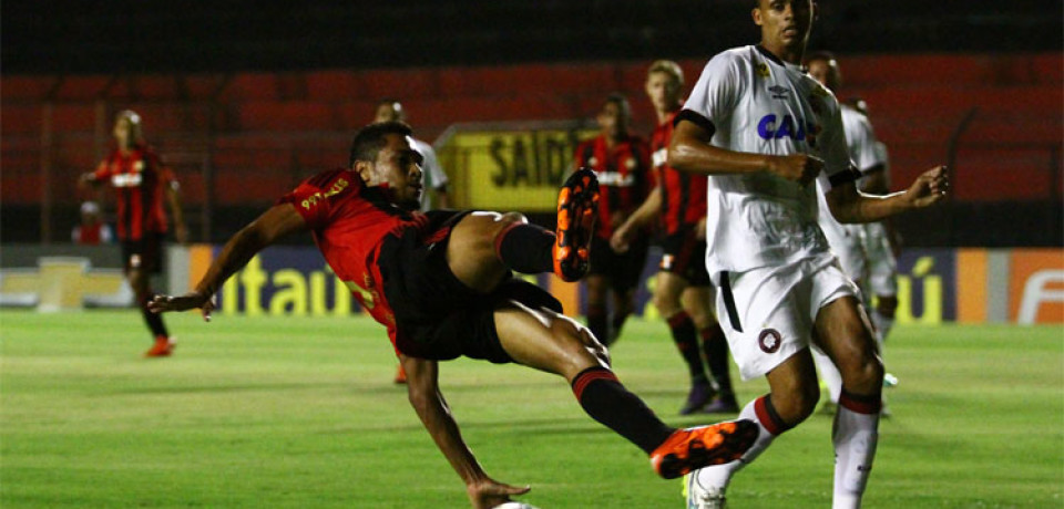 Sport perde muitas chances, empata com o Atlético Paranaense e vê chance de G4 diminuir