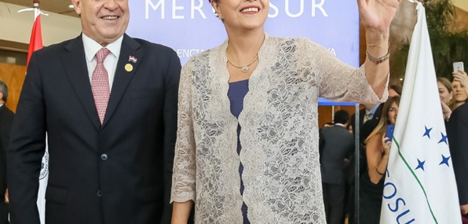 Dilma desembarca em Assunção para Cúpula do Mercosul