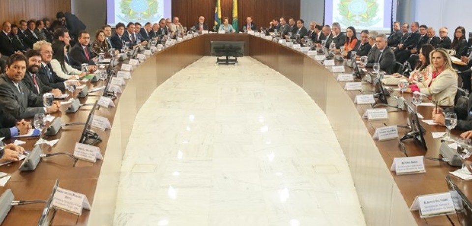 Em carta a Dilma, 16 governadores lançam movimento pela ‘legalidade’