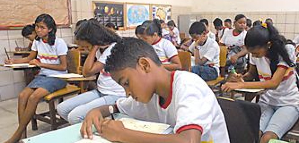 Pais de alunos devem confirmar matrícula na rede de ensino do Recife
