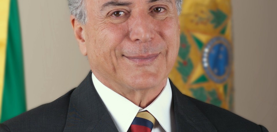 Michel Temer age para não perder comando do PMDB