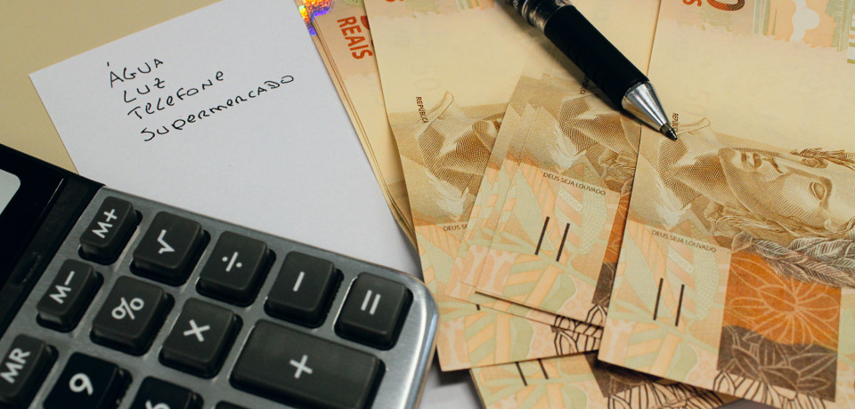 Inflação oficial acumula alta de 10,67% em 2015, maior taxa anual desde 2002