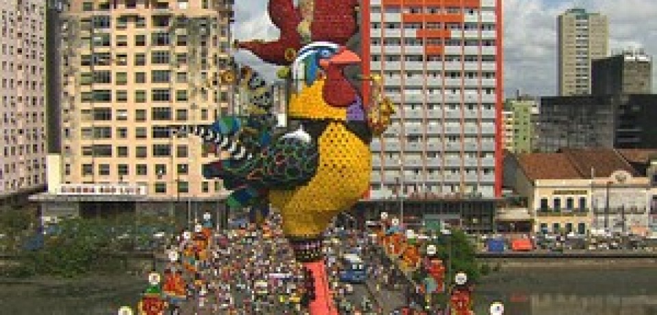 Montagem do Galo da Madrugada altera itinerários de ônibus no Recife
