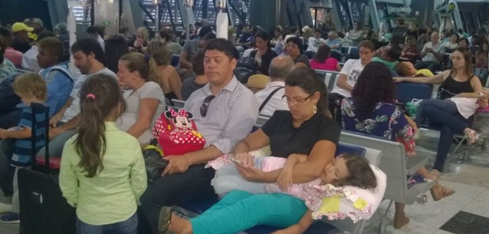 Aeroporto dos Guararapes tem voos cancelados durante paralisação
