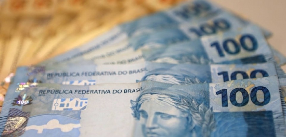 Demanda de empresas por crédito cai 12,2% em fevereiro, diz Serasa