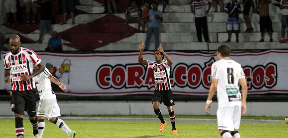 Santa Cruz vira pra cima do Ceará, vence por 2 a 1 e está em vantagem para jogo de volta