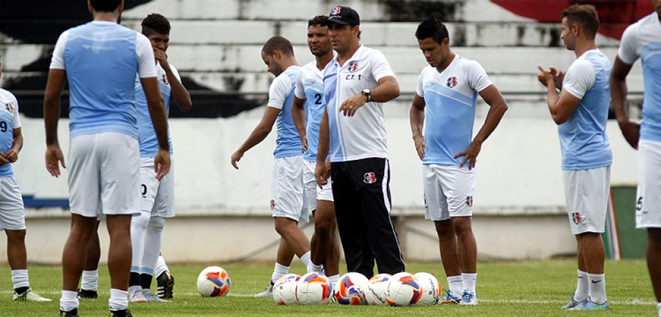 Eles estão sem muitas chances no Santa Cruz: conheça a situação dos preteridos no Arruda