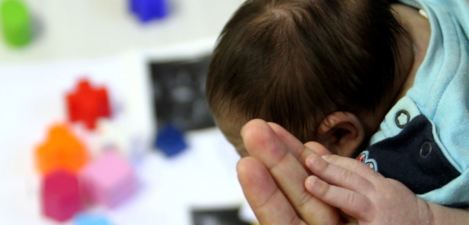 Lesões são encontradas em cérebros de bebês com Zika