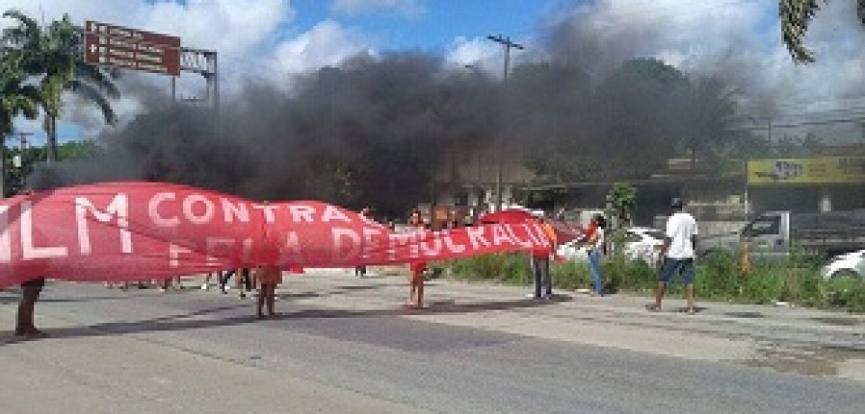 MST bloqueia trecho da BR-10, contra o impeachment da presidente Dilma Roussef