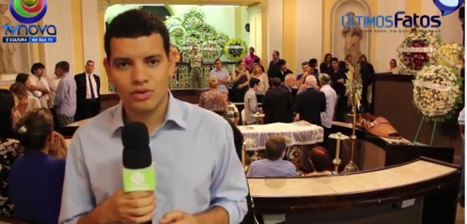 VÍDEO: Amigos e familiares prestam últimas homenagens a Ney Maranhão