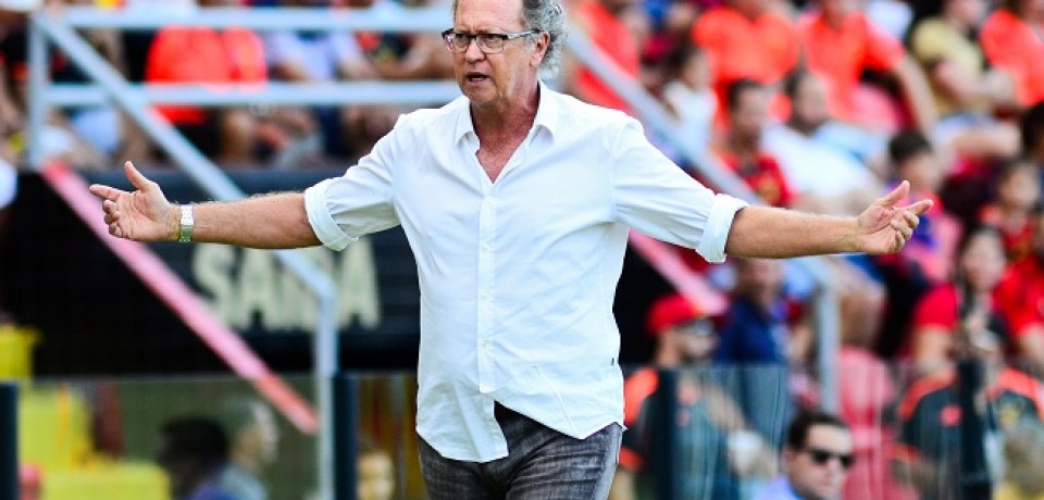 Sport anuncia saída de Falcão