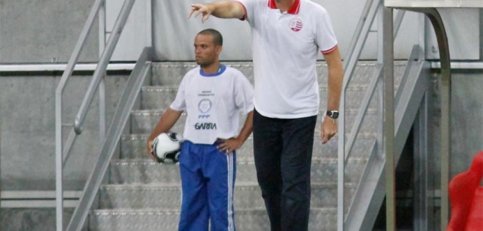 Dal Pozzo revela correções no intervalo e elogia o Náutico: “Poderia ter sido de mais”