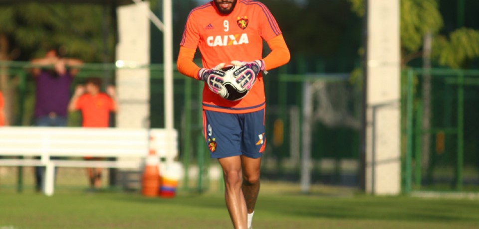 Diretoria do Sport nega acerto do Internacional com goleiro Danilo Fernandes